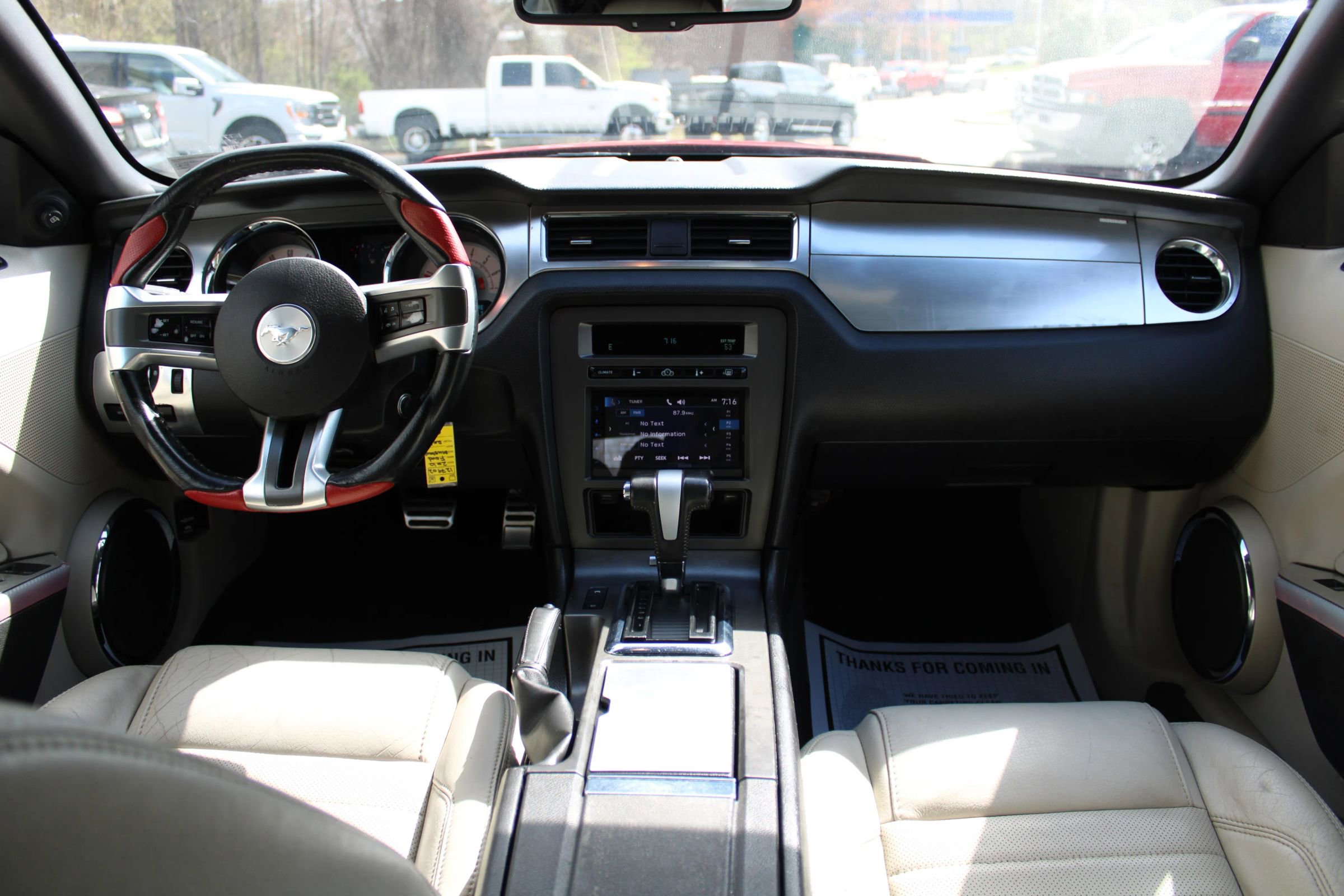 Used 2010 Ford Mustang Convertible image 10