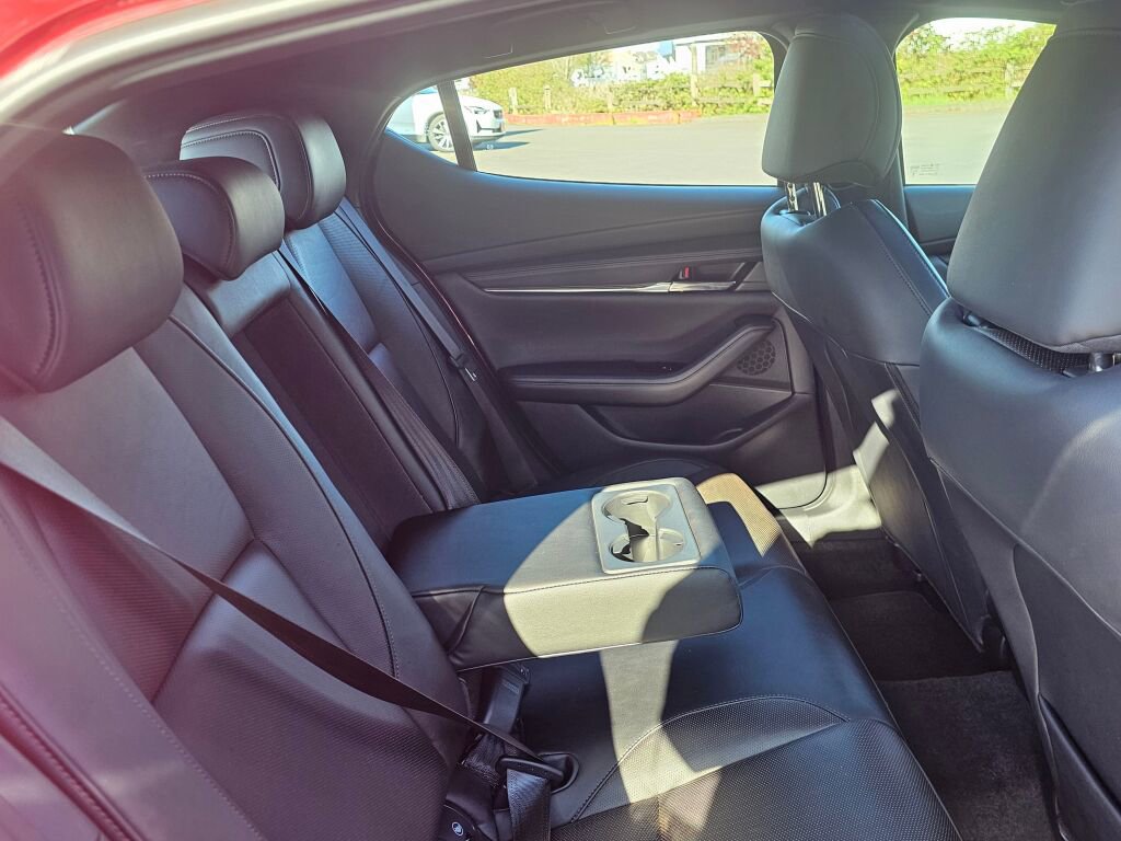 Used 2023 MAZDA MAZDA3 s image 15