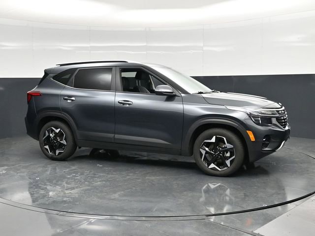 Used 2025 Kia Seltos S FWD image 3