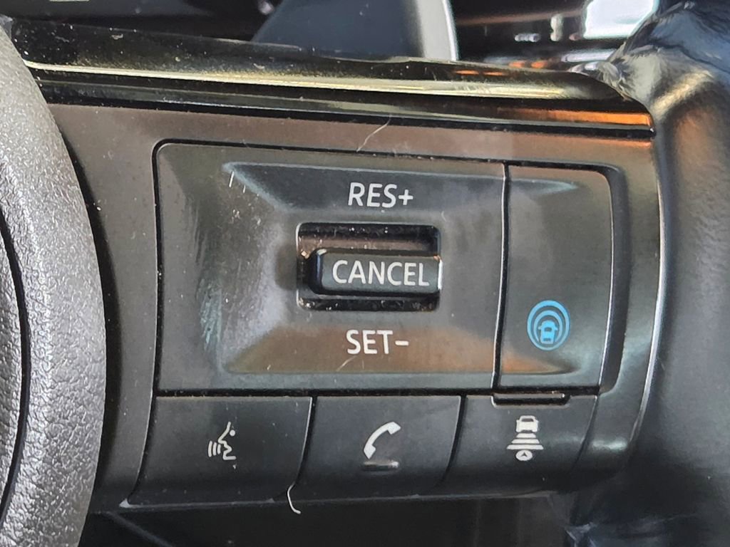 Used 2022 Nissan Pathfinder Platinum w/ Cargo Package image 41