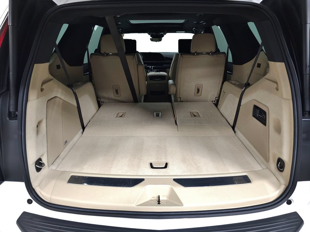 Used 2024 Cadillac Escalade Premium Luxury AWD/4WD image 5