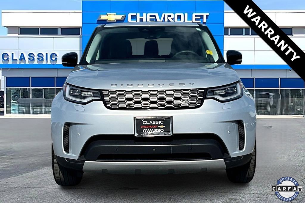 Used 2024 Land Rover Discovery S image 2