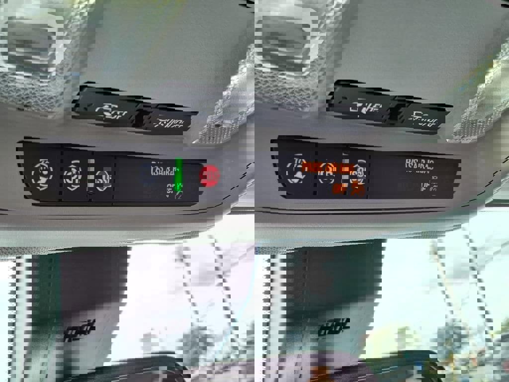 Used 2022 GMC Terrain SLE w/ Driver Convenience Package image 16