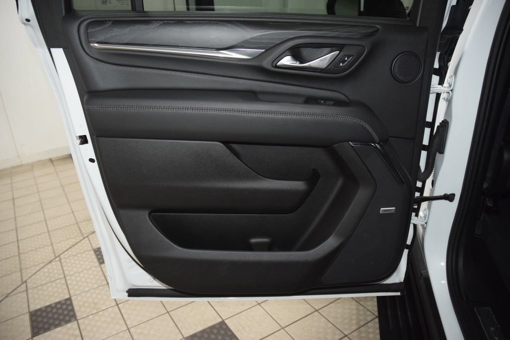 Used 2024 GMC Yukon XL Denali AWD/4WD image 47