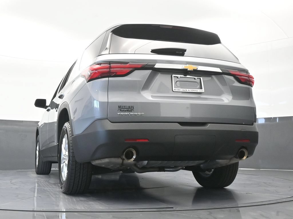 Used 2023 Chevrolet Traverse LS FWD image 53