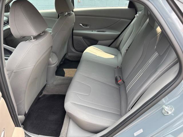 Used 2021 Hyundai Elantra SEL image 9