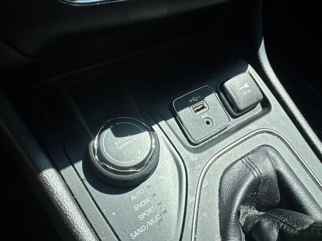 Used 2021 Jeep Cherokee Latitude Lux 80th Anniv w/ Quick Order Package 26U 80TH AWD/4WD image 20