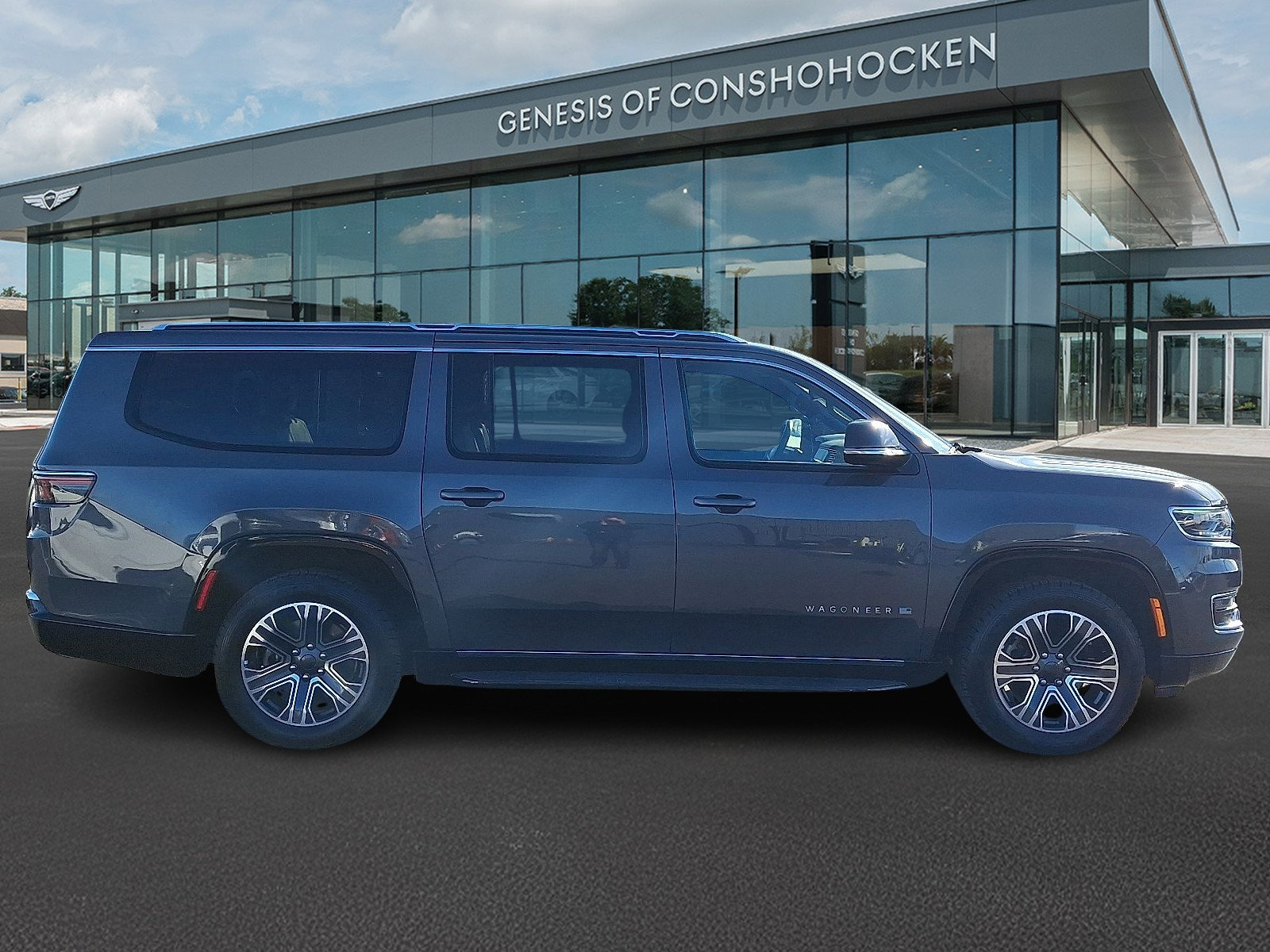 Used 2023 Jeep Wagoneer L Series II image 7