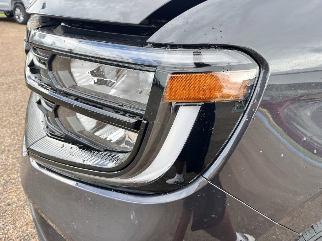 New 2025 Ford Expedition Active image 8