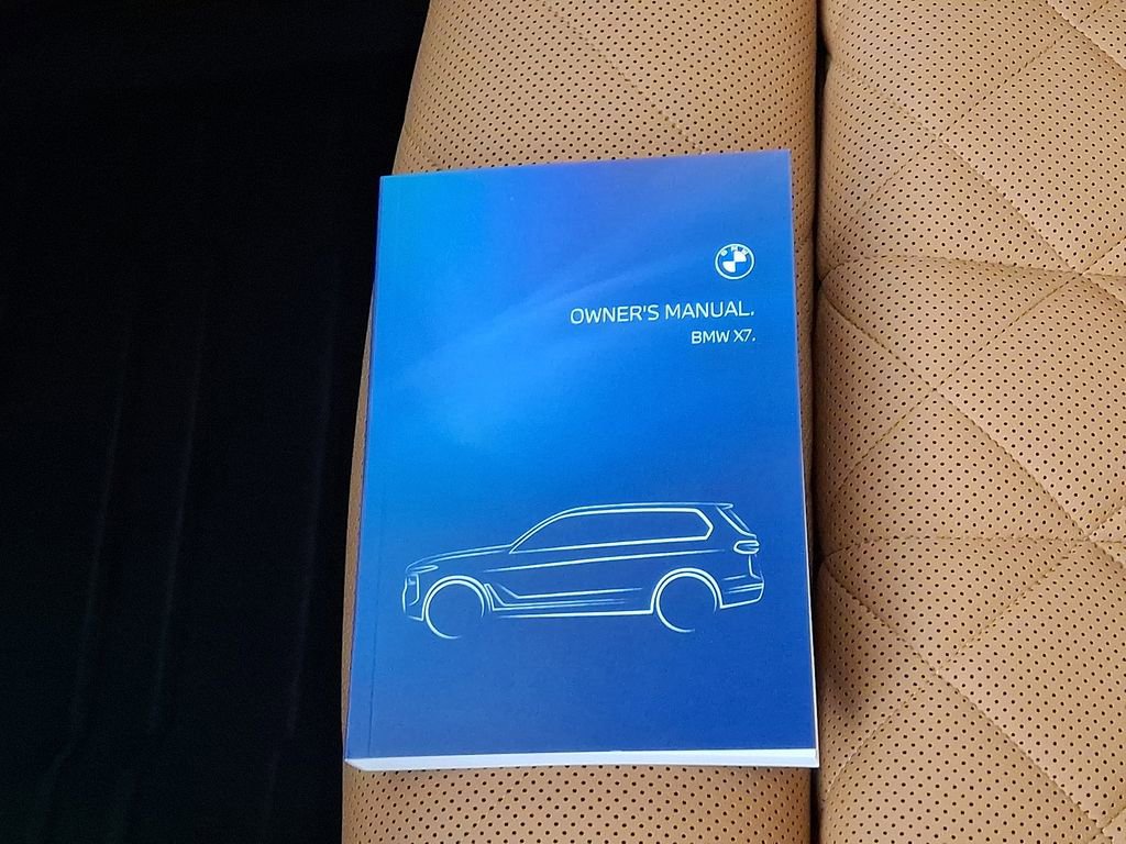 Certified 2024 BMW X7 xDrive40i w/ Executive Package image 27