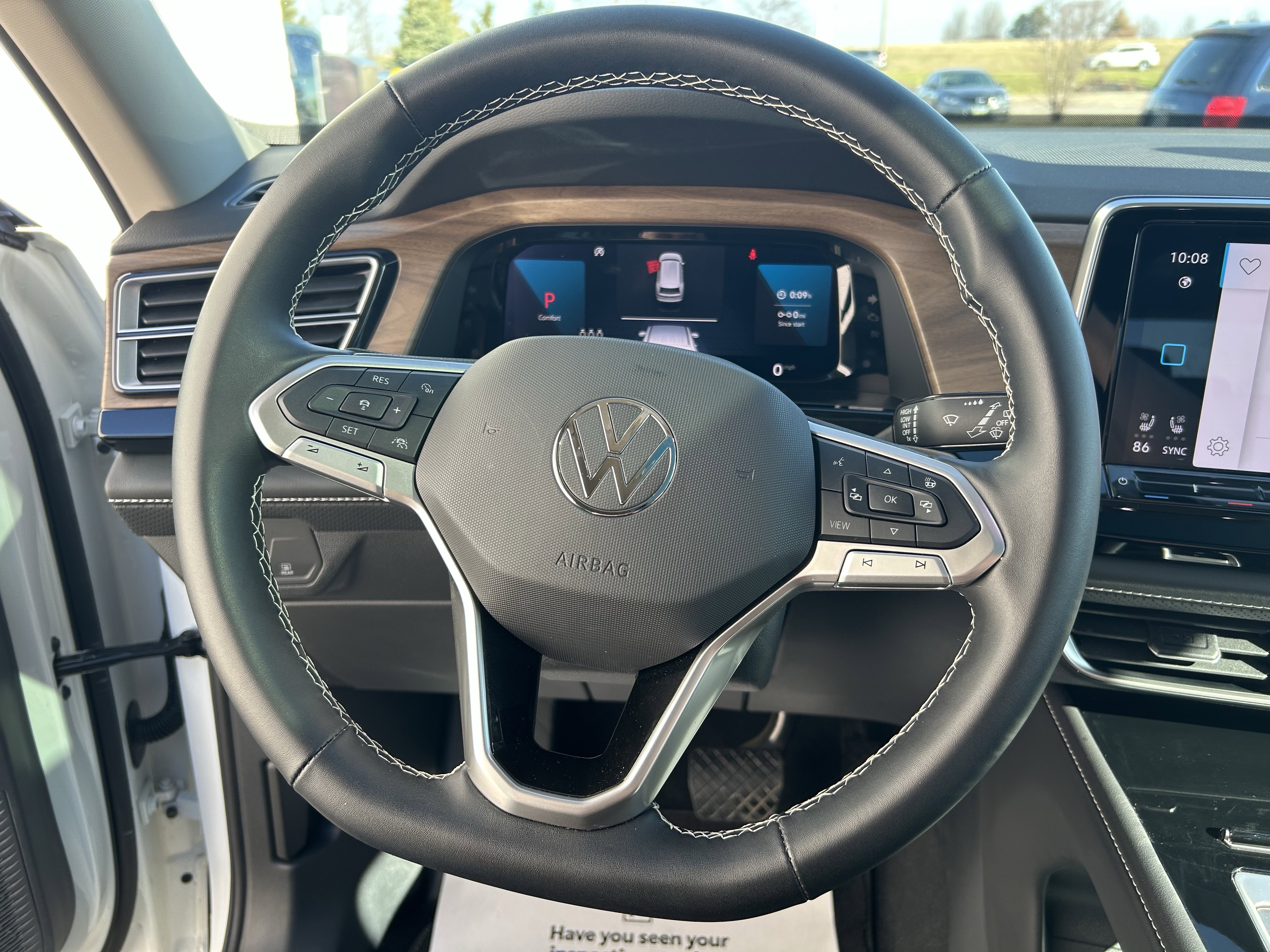 Used 2024 Volkswagen Atlas SE w/ Panoramic Sunroof Package image 23