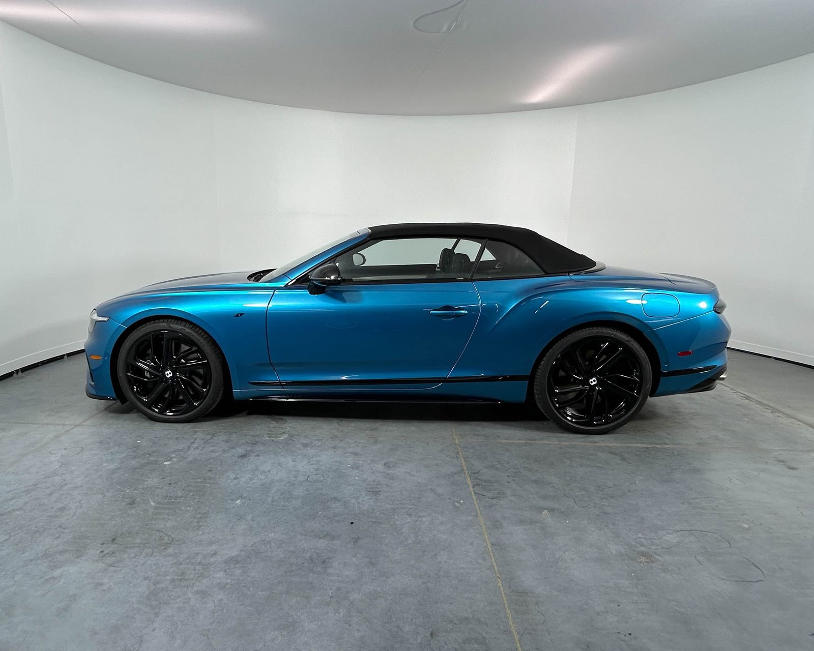 New 2026 Bentley Continental GTC AWD/4WD image 39