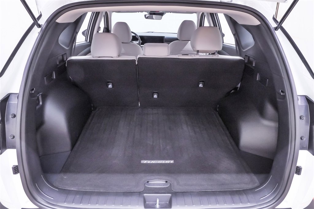 Certified 2025 Hyundai Tucson SE image 27