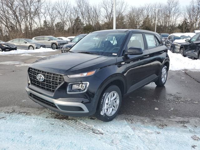 New 2026 Hyundai Venue SE image 2