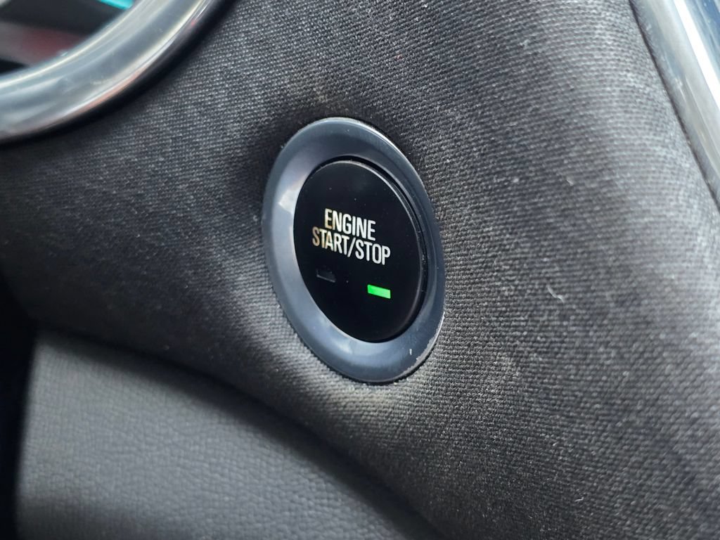 Used 2018 Chevrolet Malibu LT FWD image 35
