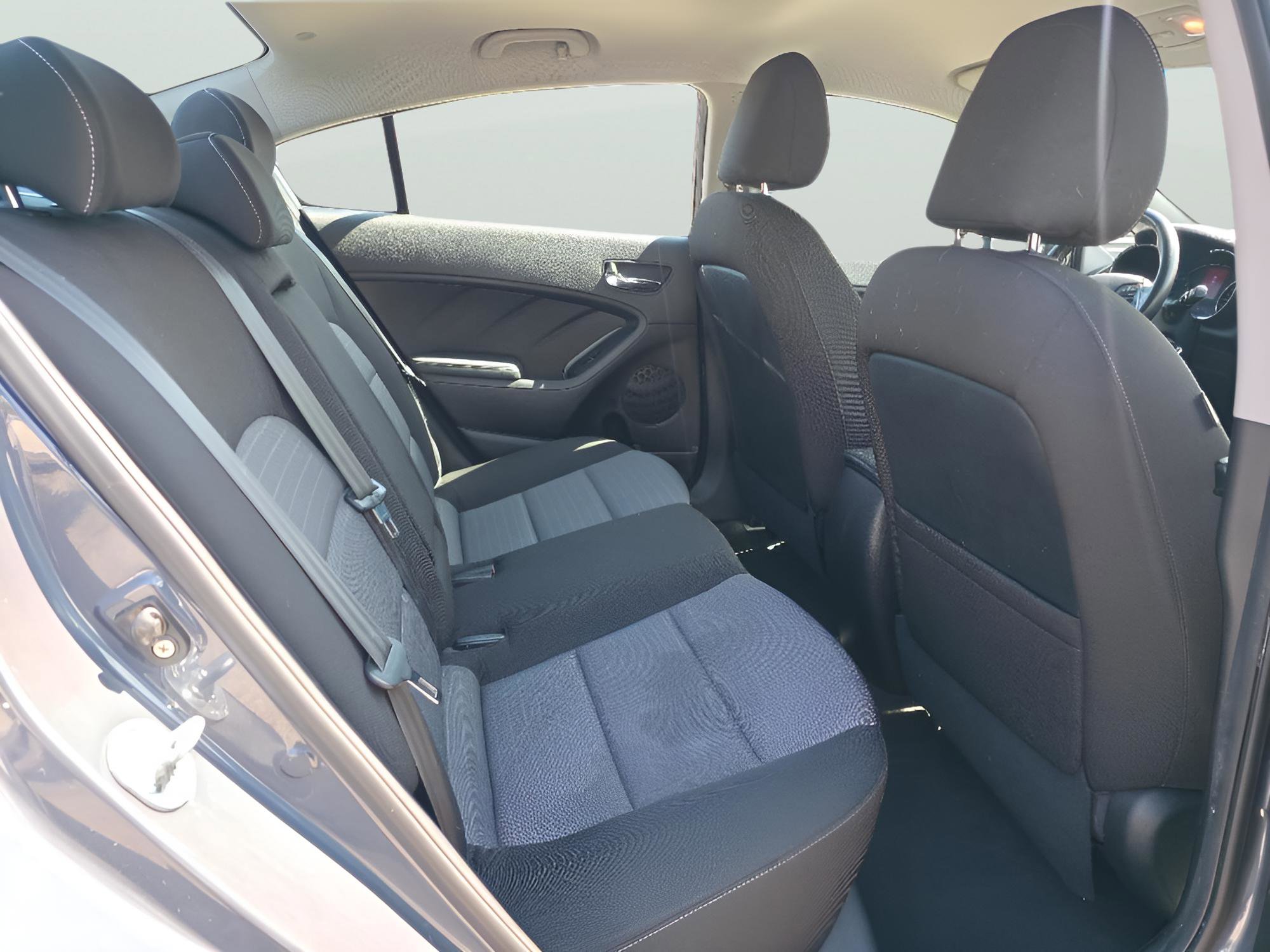 Used 2014 Kia Forte EX FWD image 12