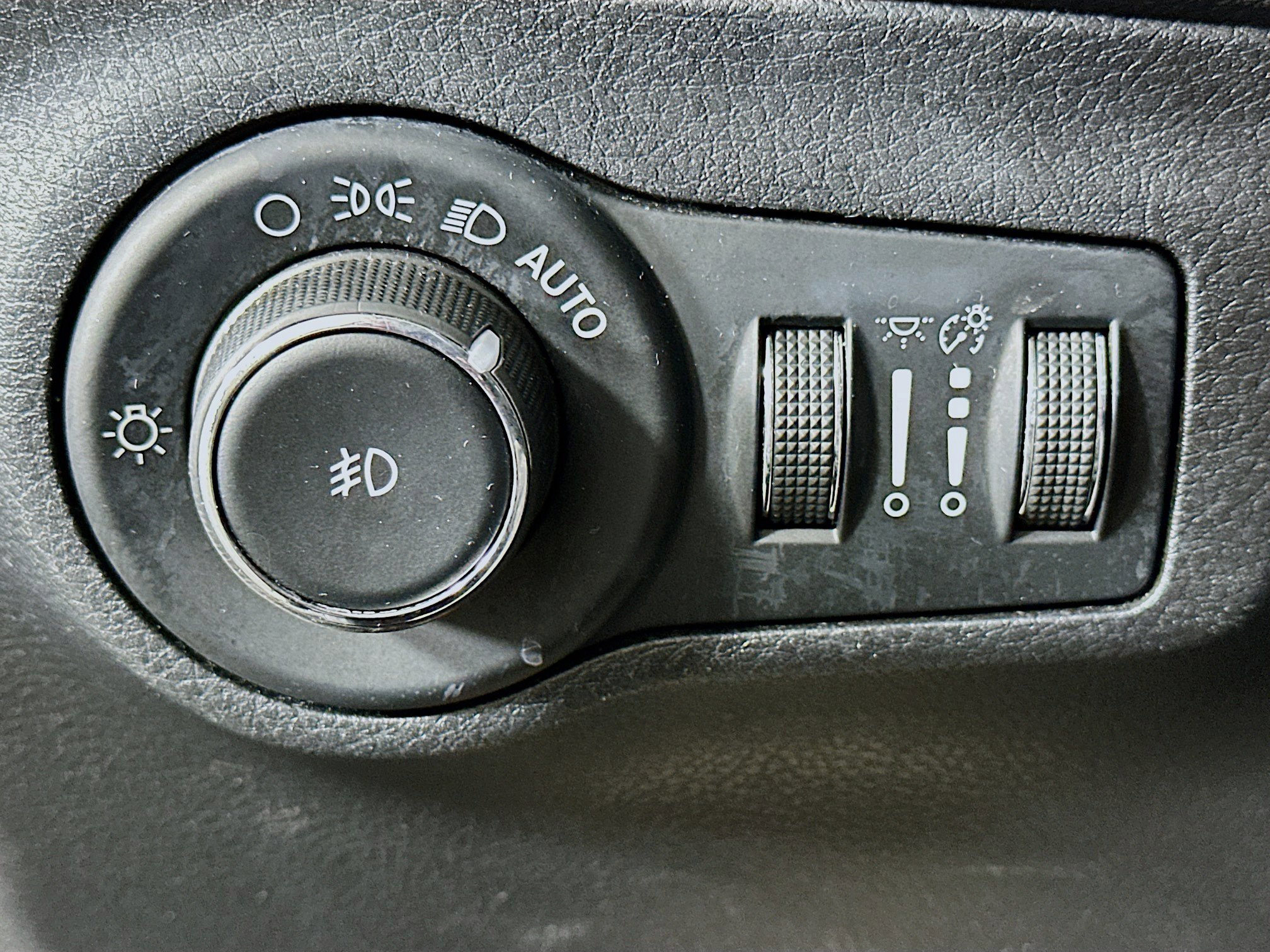 Used 2017 Jeep Compass Limited w/ Navigation Group image 17