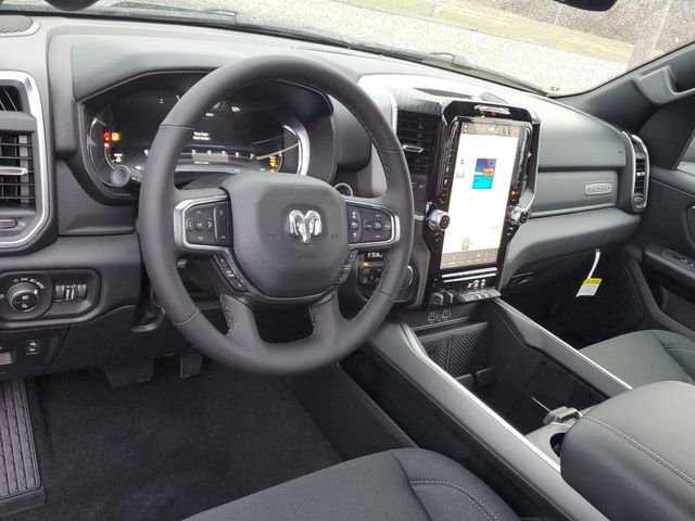 New 2026 RAM 1500 4x4 Crew Cab image 5