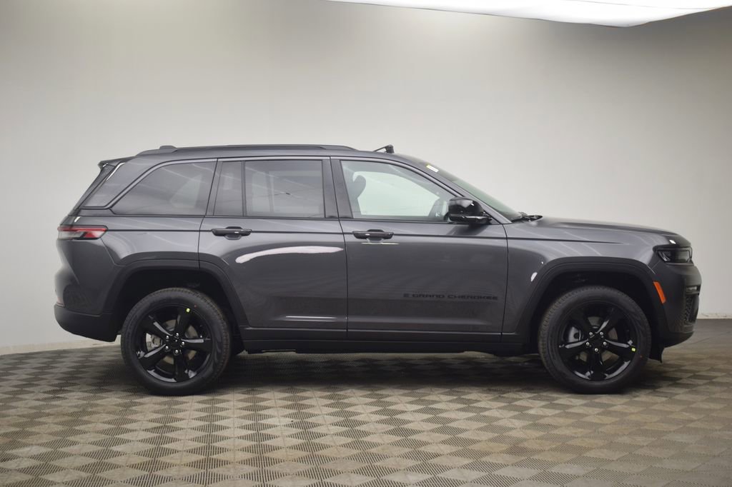 New 2026 Jeep Grand Cherokee Limited image 3