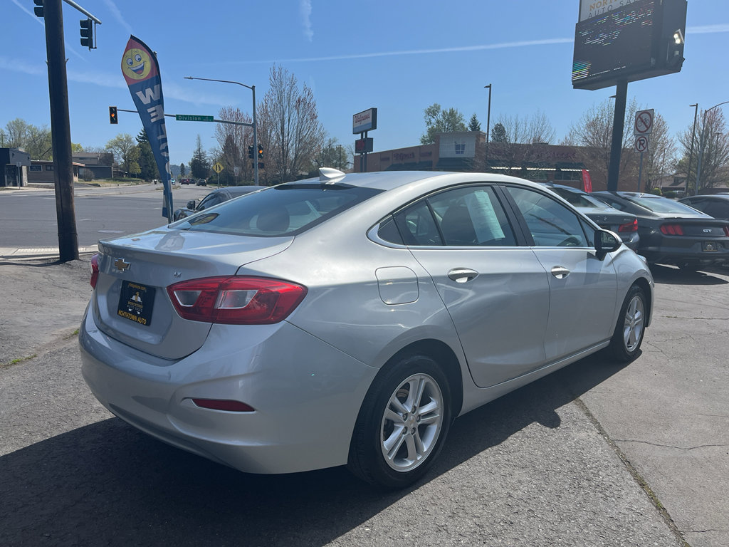 Used 2017 Chevrolet Cruze LT w/ Convenience Package FWD image 6