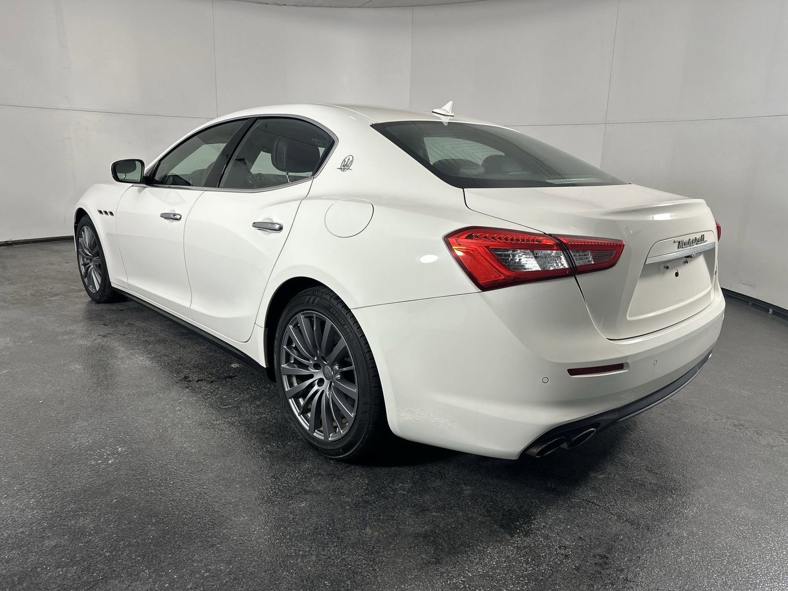 Used 2018 Maserati Ghibli RWD image 8
