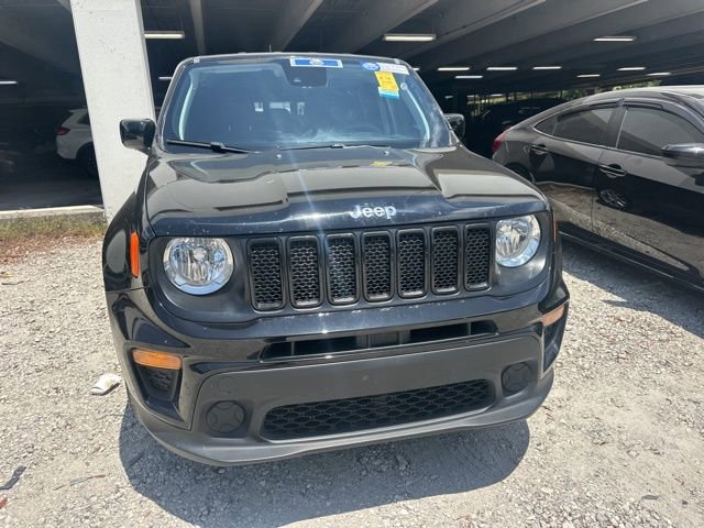 Used 2023 Jeep Renegade Latitude AWD/4WD image 3