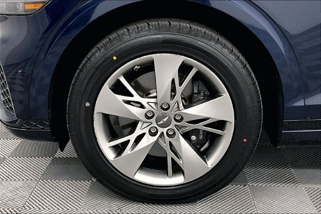 Used 2022 Genesis GV70 3.5T Sport w/ Sport Advanced Package AWD/4WD image 10