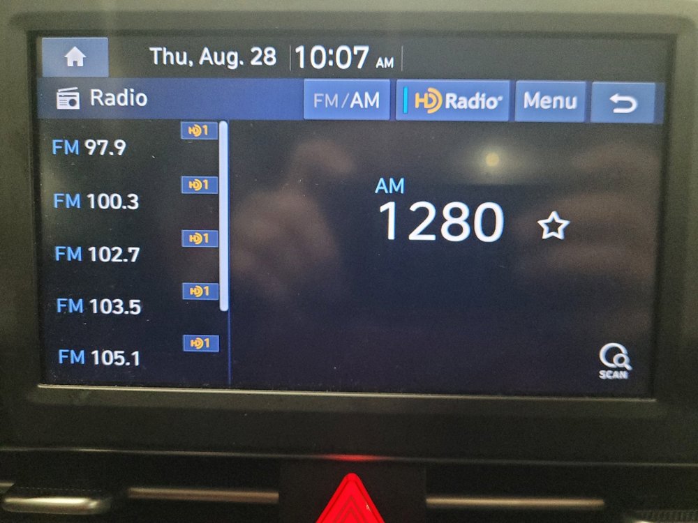 Used 2022 Hyundai Elantra SE image 25