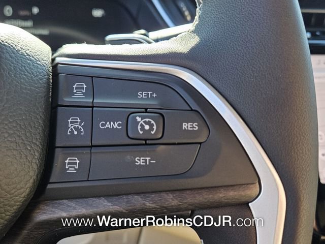 New 2025 Jeep Grand Cherokee Limited w/ Luxury Tech Group II image 27