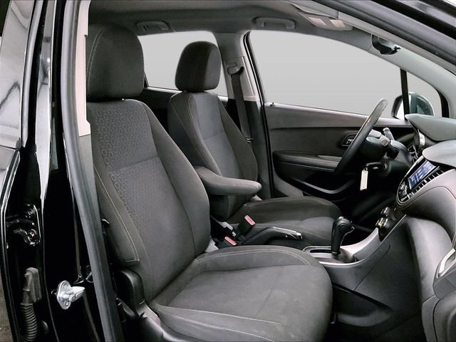 Used 2020 Chevrolet Trax LS w/ Tint and Cruise Package FWD image 7