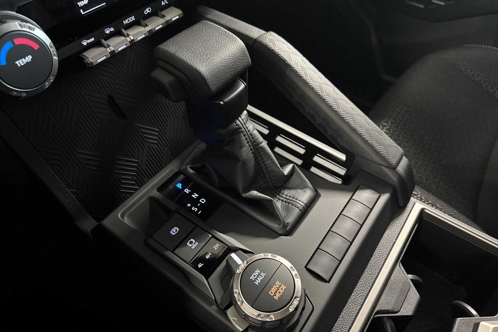 New 2026 Toyota 4Runner SR5 AWD/4WD image 25