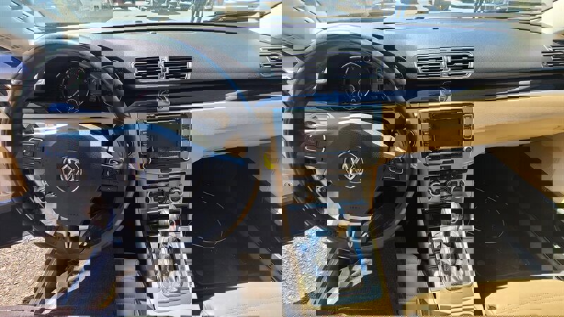 Used 2013 Volkswagen CC Lux image 5