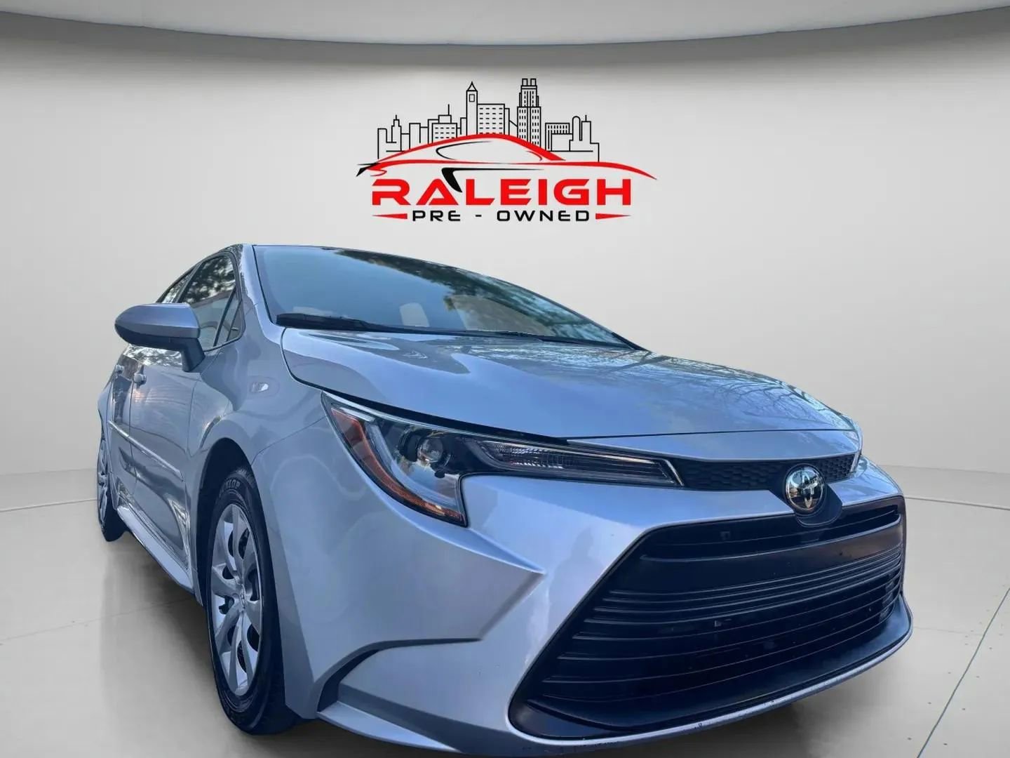 Used 2024 Toyota Corolla LE image 6