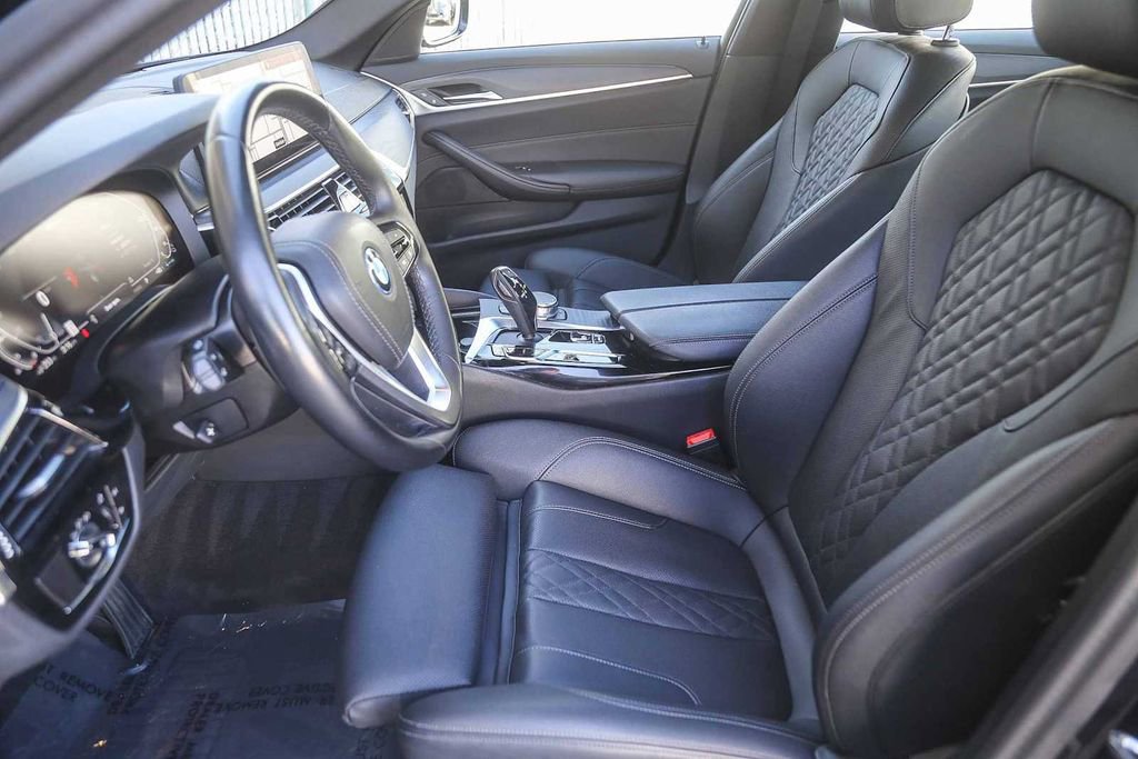 Certified 2023 BMW 530e w/ Convenience Package image 14