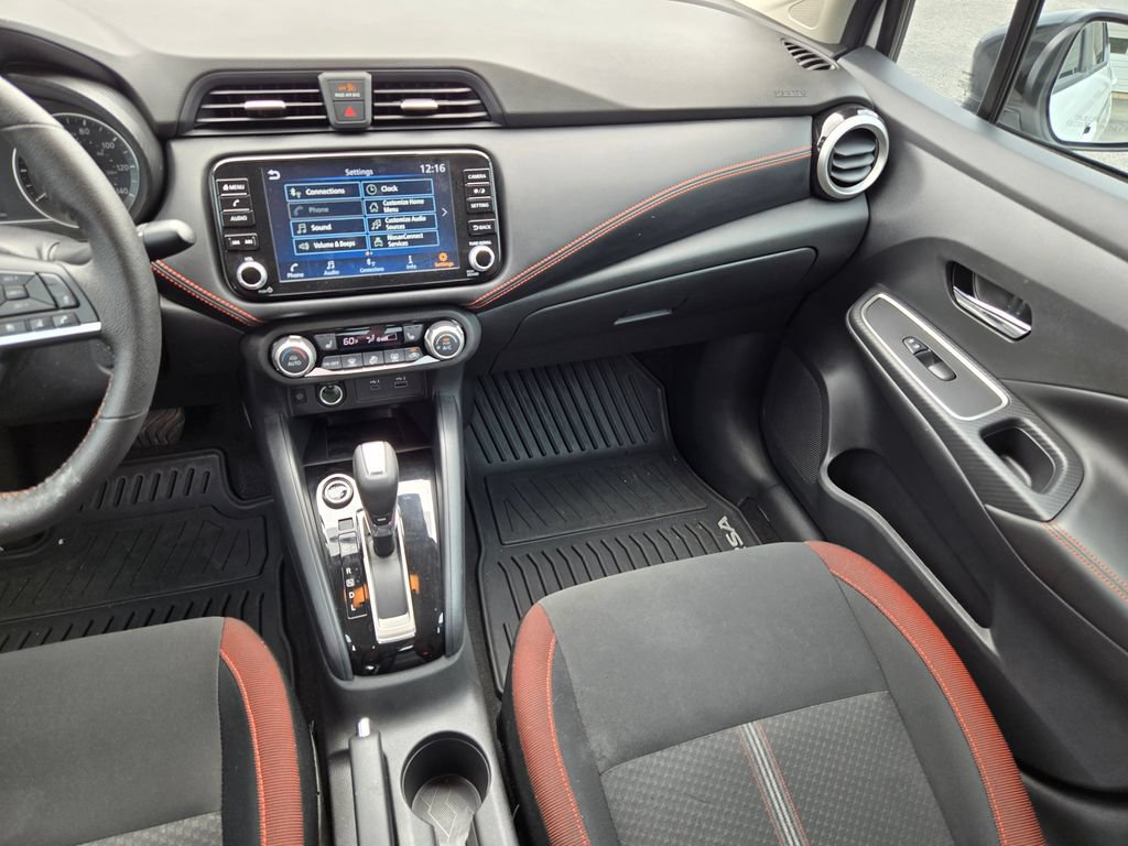 New 2025 Nissan Versa SR w/ Trunk Package FWD image 12