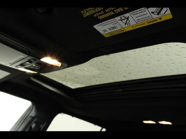 Used 2023 Toyota Highlander XSE AWD/4WD image 28