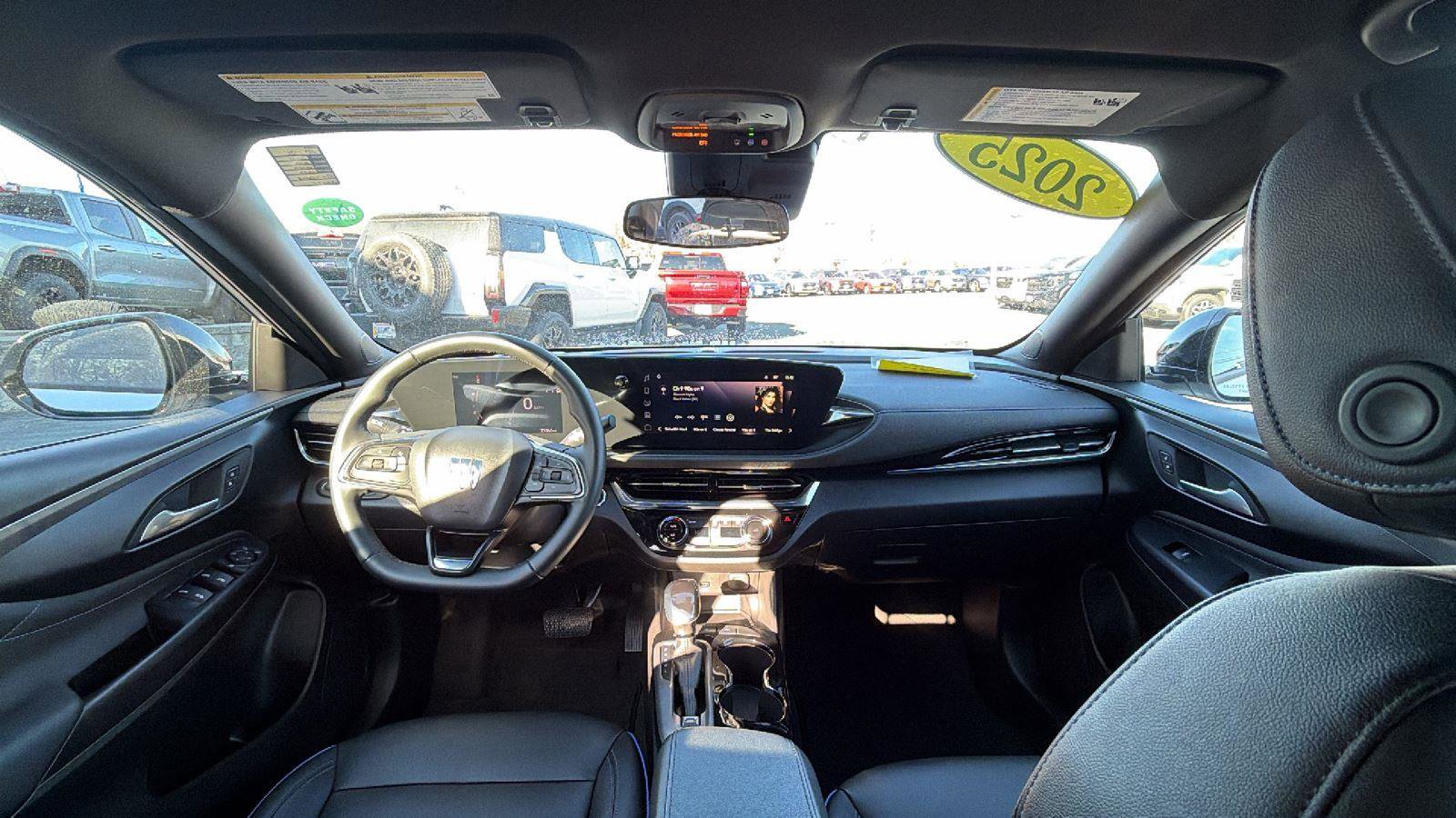 Used 2025 Buick Envista Sport Touring image 22