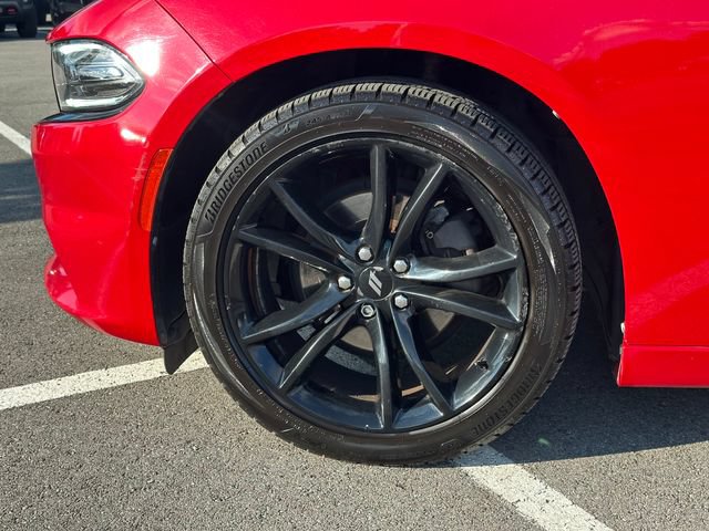 Used 2018 Dodge Charger SXT w/ Blacktop Package RWD image 10