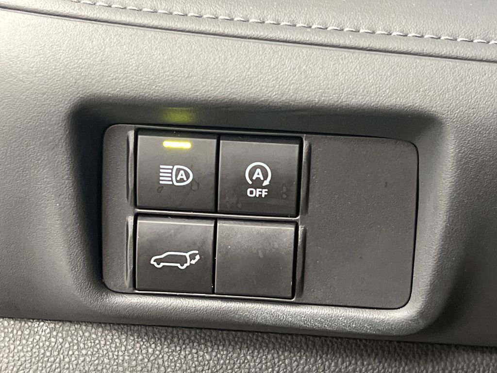 Used 2025 Toyota Highlander XLE FWD image 52