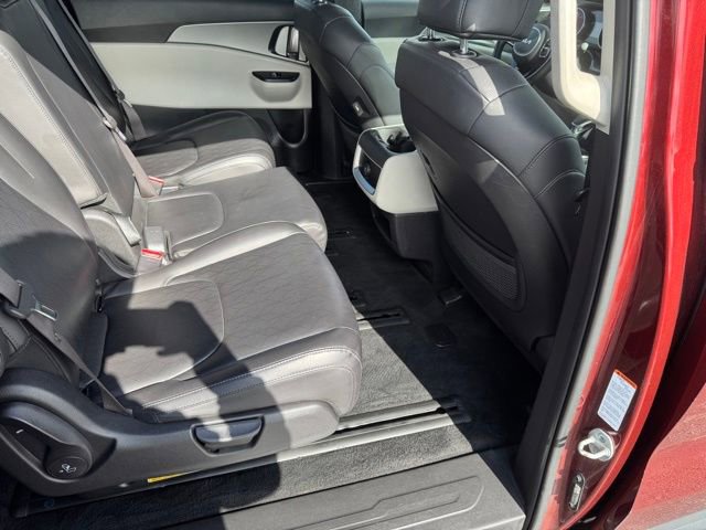Used 2023 Kia Carnival LX FWD image 14