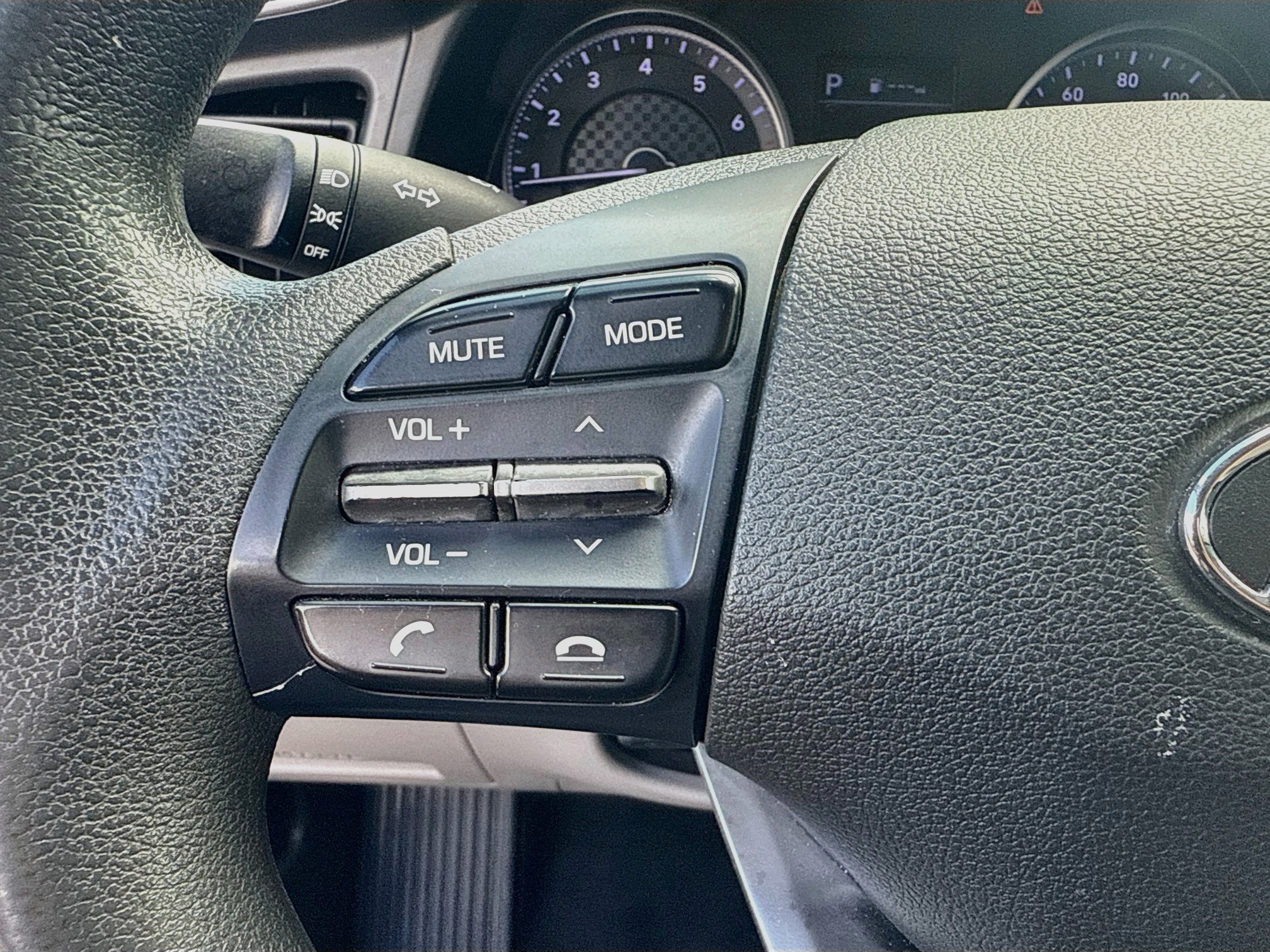 Used 2020 Hyundai Elantra SE FWD image 35
