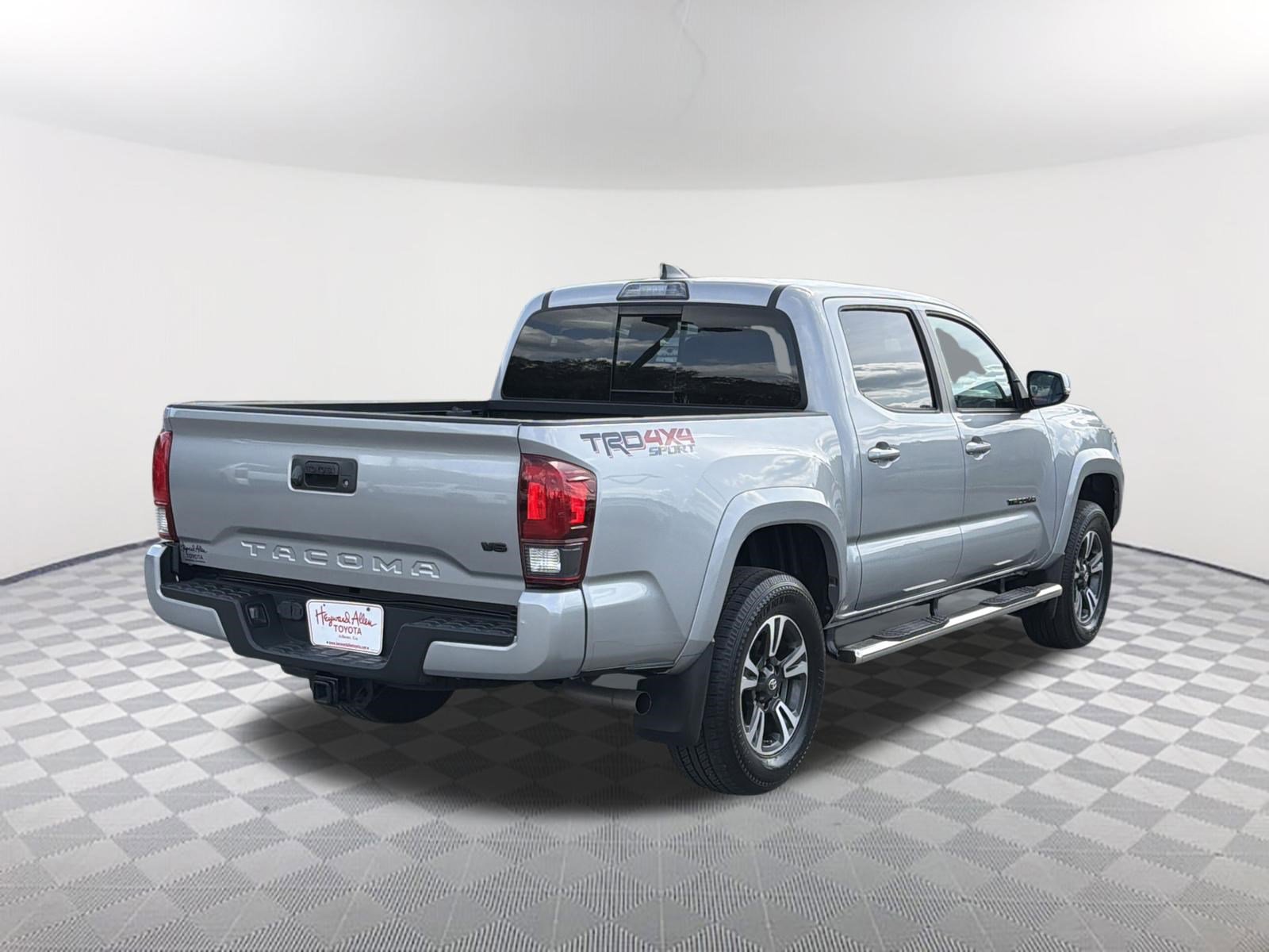 Used 2019 Toyota Tacoma TRD Sport image 17