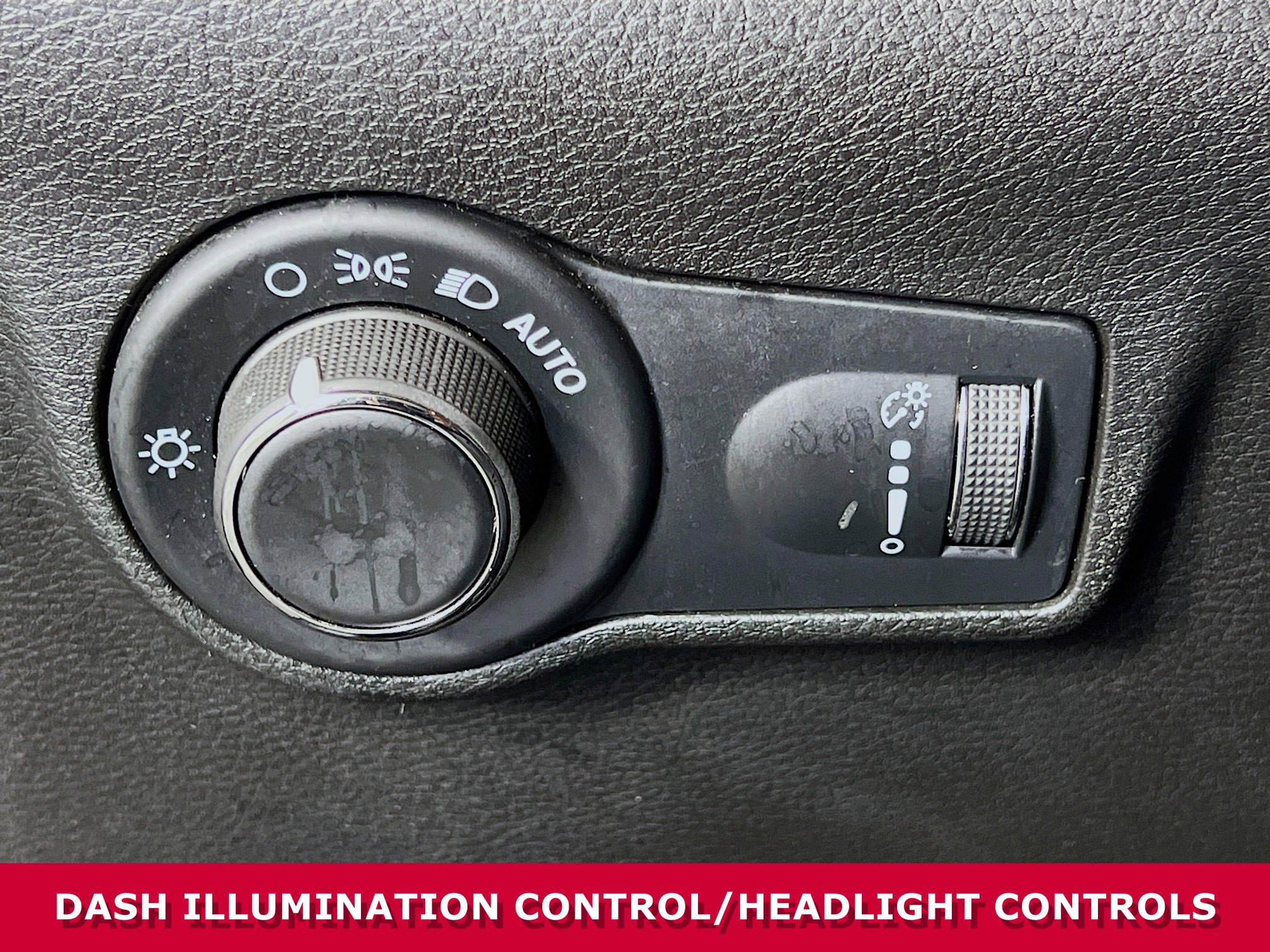 Used 2024 Jeep Compass Sport image 13