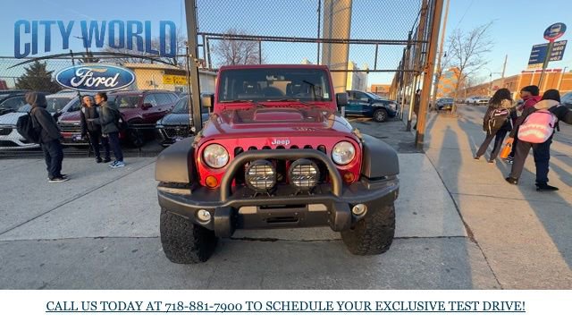 Used 2012 Jeep Wrangler Unlimited Rubicon w/ Connectivity Group image 8