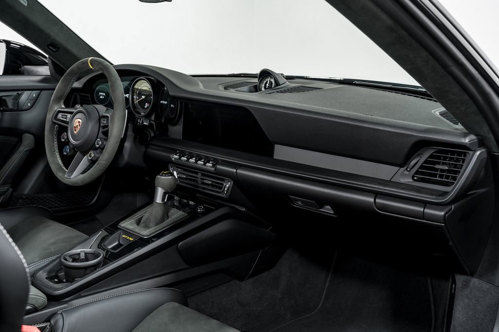 Used 2025 Porsche 911 GT3 RS RWD image 33