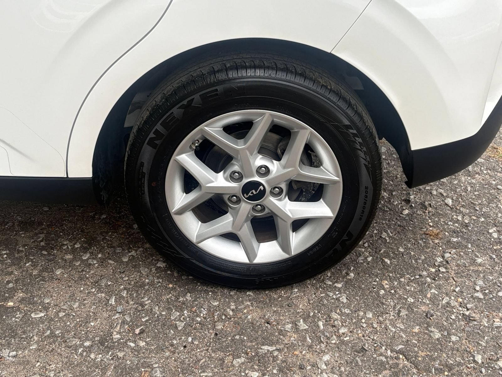 Used 2025 Kia Soul LX w/ LX Technology Package FWD image 27