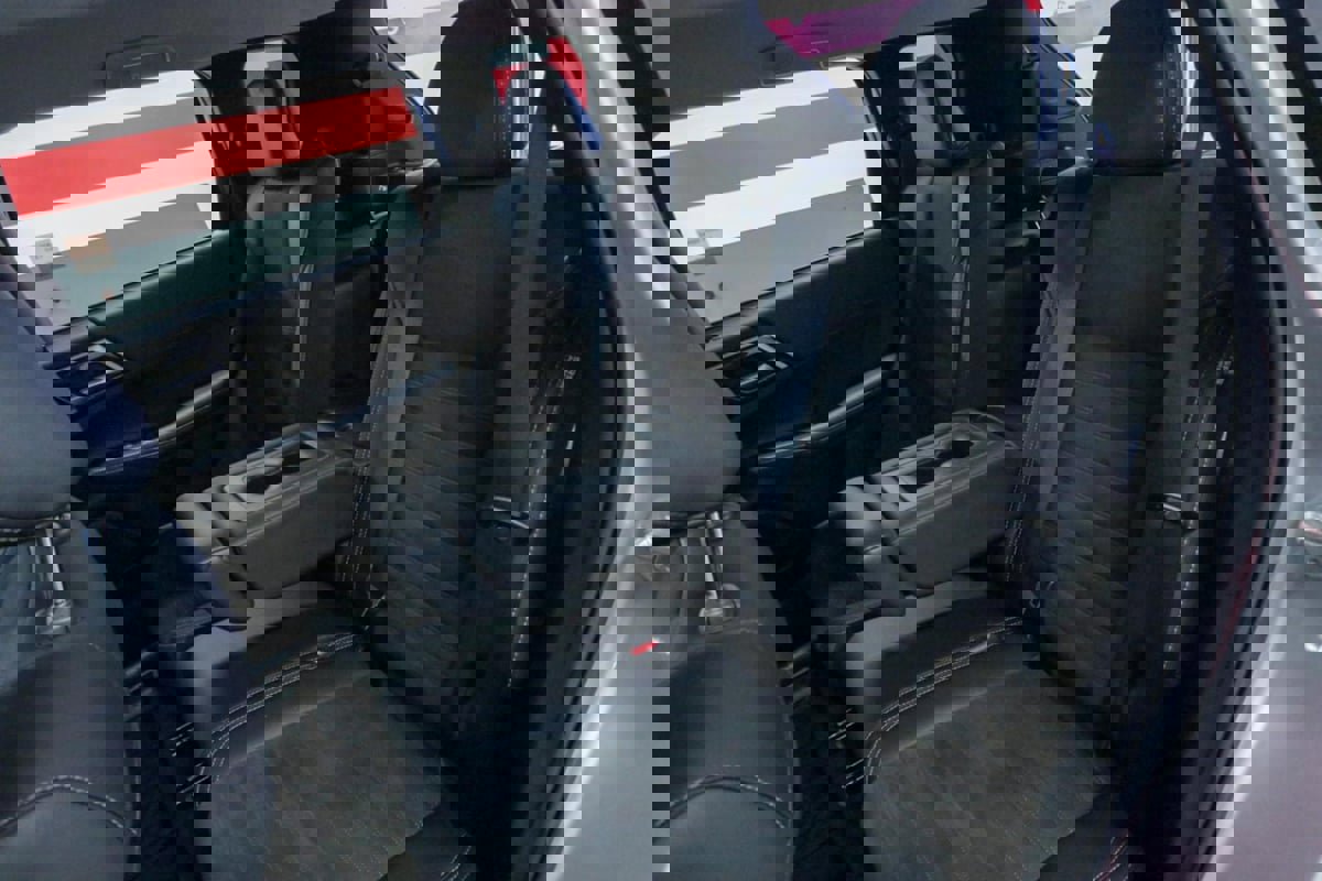 Used 2024 Mitsubishi Outlander SE image 13