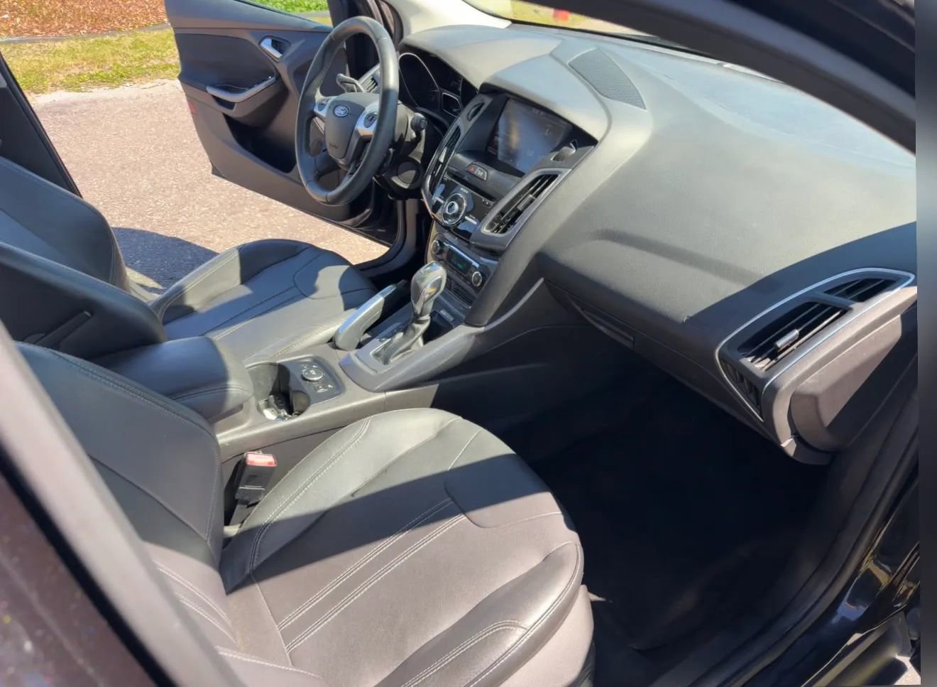 Used 2012 Ford Focus Titanium image 13