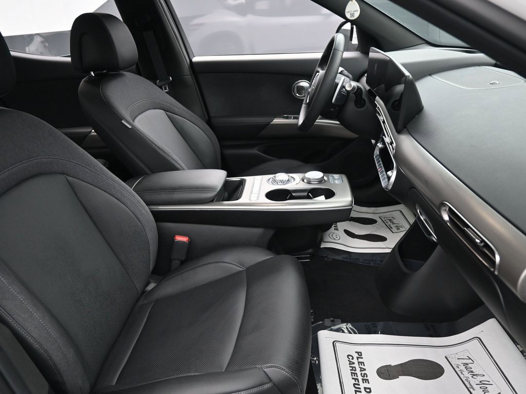 Used 2025 Genesis GV60 RWD image 37