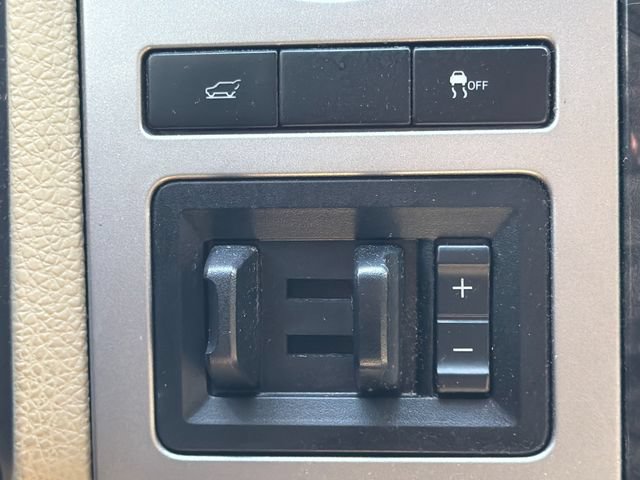 Used 2017 Ford Expedition Limited w/ Equipment Group 301A RWD image 31